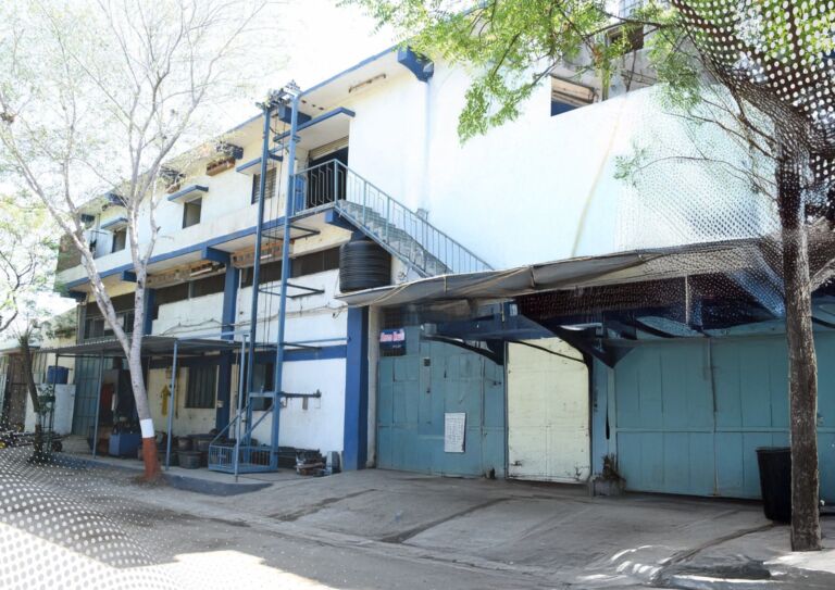 Smart PLC control with color LCD for easy operation.